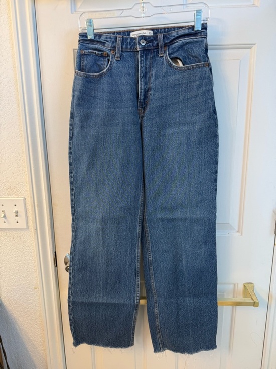 Abercrombie & Fitch Denim - Abercrombie & Fitch Women’s Straight Jeans in Denim Blue